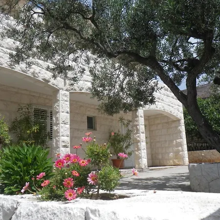 Гостьовий будинок And With Parking Space Hvar - 13296 3*